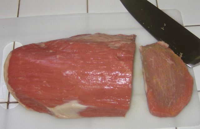 MakingGrillades/SliceRoast3quarterinch.jpg