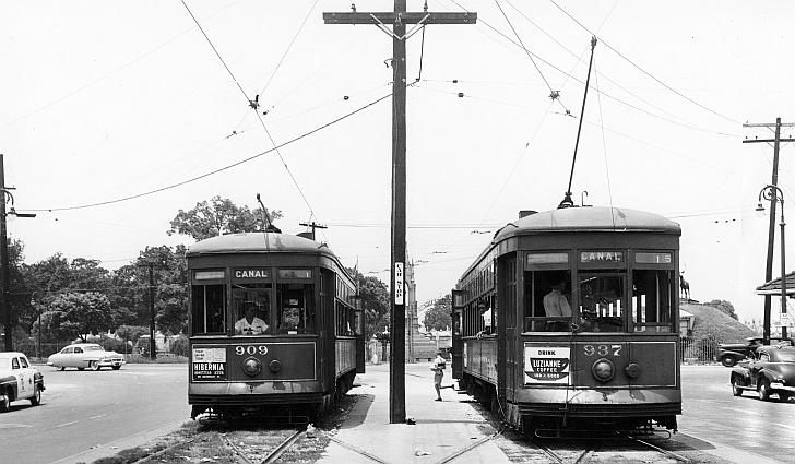 SignsOfNewOrleans/1950sCanalAtCPaveGreenwoodLuzianneHibernia.jpg